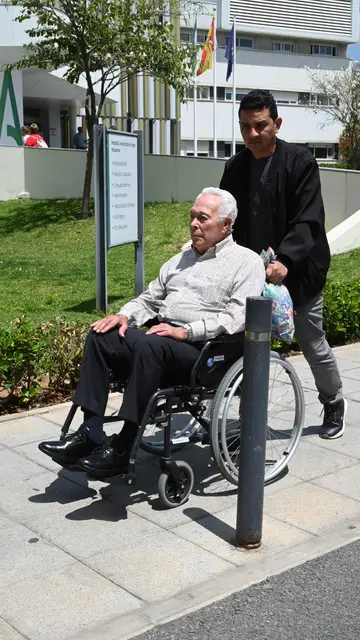 Curro Romero recibe el alta hospitalaria Curro Romero recibe el alta hospitalaria