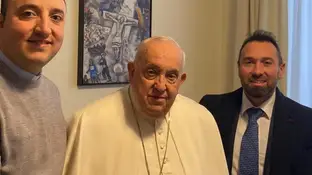El papa Francisco con la camiseta del Avellino El papa Francisco con la camiseta del Avellino