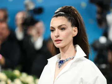 Anne Hathaway en la Met Gala 2025 Anne Hathaway en la Met Gala 2025