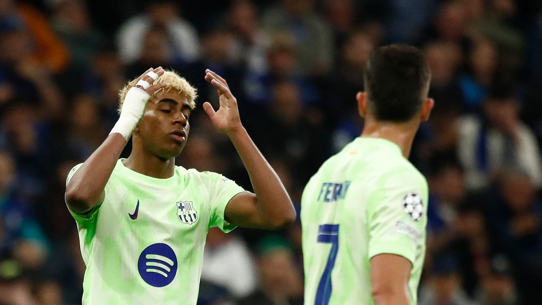 Lamine se lamenta del resultado en el Giuseppe Meazza Lamine se lamenta del resultado en el Giuseppe Meazza