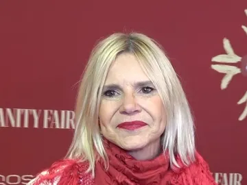 Eugenia Martínez de Irujo atendiendo a la prensa Eugenia Martínez de Irujo atendiendo a la prensa