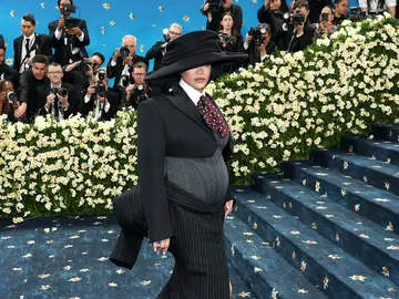 Rihanna embarazada en la Met Gala 2025 Rihanna embarazada en la Met Gala 2025