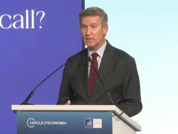 Feijóo carga contra Puente: "Cuando se gobierna a golpe de tuit, la gestión es un meme constante" Feijóo carga contra Puente: "Cuando se gobierna a golpe de tuit, la gestión es un meme constante"