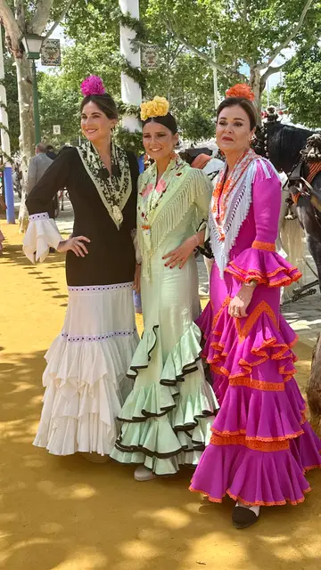 Lourdes Montes y Tana Rivera en la Feria de Abril Lourdes Montes y Tana Rivera en la Feria de Abril