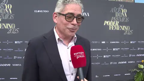 Boris Izaguirre haciendo declaraciones a la prensa Boris Izaguirre haciendo declaraciones a la prensa