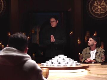 Desvelada la identidad de los dos primeros traidores en la mesa redonda: &iexcl;empieza el juego! 
