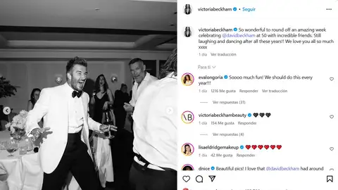 Victoria Beckham comparte una foto de la fiesta del 50 cumpleaños de David donde aparece Ana de Armas de fondo Victoria Beckham comparte una foto de la fiesta del 50 cumpleaños de David donde aparece Ana de Armas de fondo