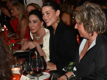 Michelle Salas, con Simoneta Gómez-Acebo en la Feria de Abril 2025 Michelle Salas, con Simoneta Gómez-Acebo en la Feria de Abril 2025