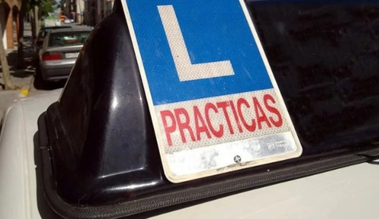 Imagen de archivo de un coche de autoescuela