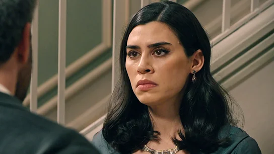 Andrés se enfrenta a María tras descubrir su alianza con don Pedro, pero ella lo niega todo Andrés se enfrenta a María tras descubrir su alianza con don Pedro, pero ella lo niega todo