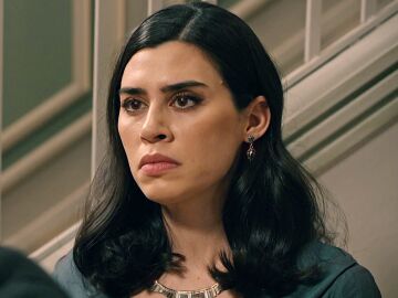 Andr&eacute;s se enfrenta a Mar&iacute;a tras descubrir su alianza con don Pedro, pero ella lo niega todo