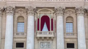 El balcón del Vaticano El balcón del Vaticano