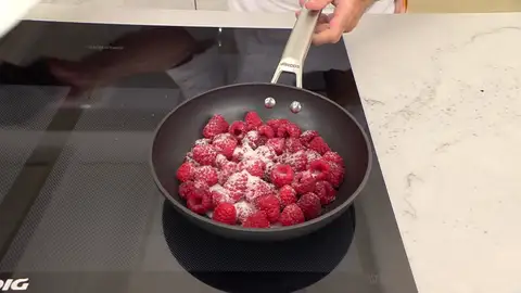 Cocina la mezcla a fuego medio durante 4-5 minutos Cocina la mezcla a fuego medio durante 4-5 minutos