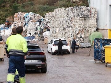 Aparece el cuerpo sin vida de un varón dentro de un contenedor de papel en A Coruña