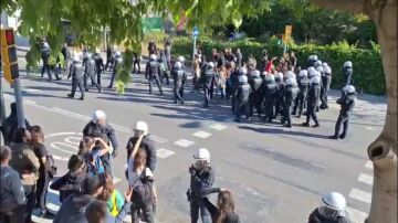 Desalojado el asentamiento de chabolas de Vallcarca tras el incendio de esta semana