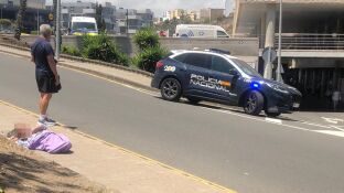 La imagen del hombre herido a las puertas del hospital