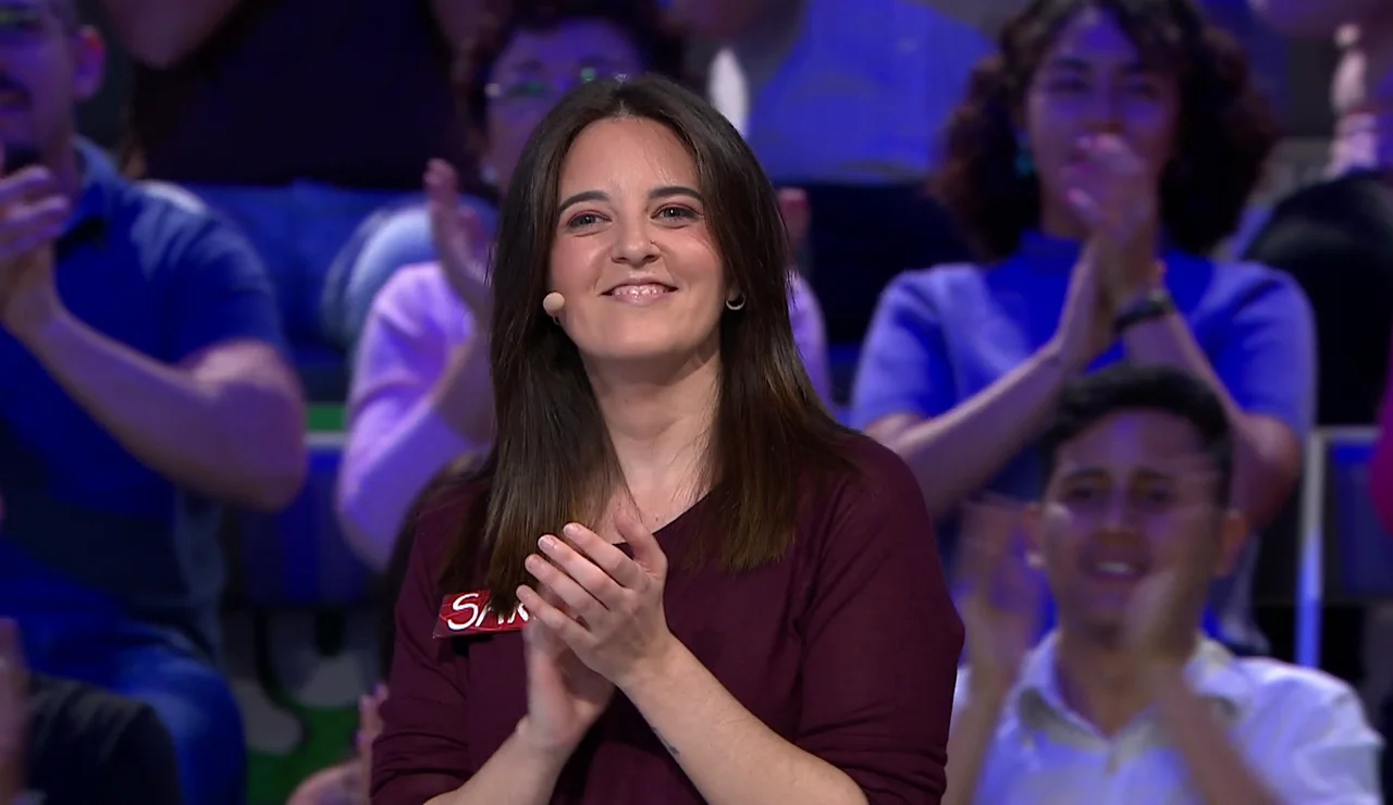 “Tenemos un atril tan bonito lleno de gajos…”: Sara consigue la primera ola del programa de 1.025 euros