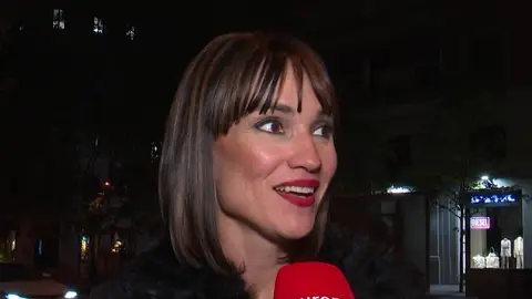 Irene Villa a la salida de la cena solidaria de la asociación Up2Project Irene Villa a la salida de la cena solidaria de la asociación Up2Project