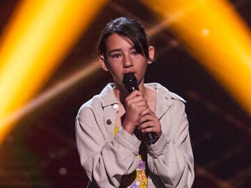 Ángela deslumbra con su versión de Billie Eilish y deja sin palabras a los coaches 