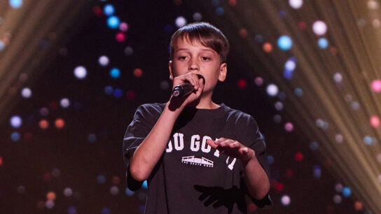 Este talent se echa a llorar tras ver cumplido su sue&ntilde;o de estar en La Voz Kids