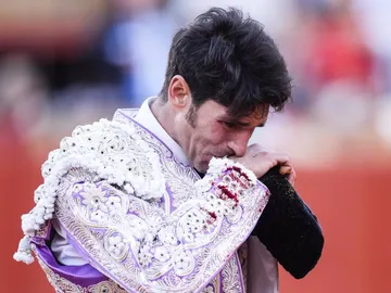 Cayetano Rivera, emocionado en su despedida de los ruedos Cayetano Rivera, emocionado en su despedida de los ruedos