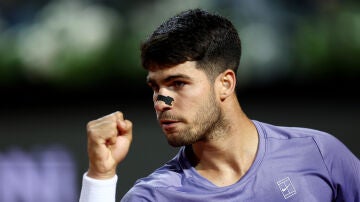 Carlos Alcaraz durante el partido en Roma ante Laslo Djere