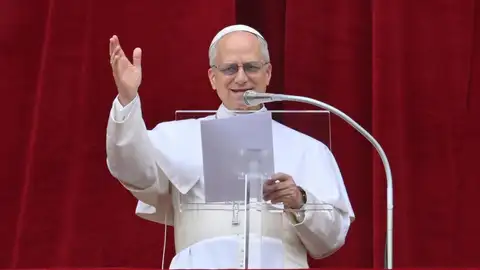 El papa canta el Regina Caeli El papa canta el Regina Caeli