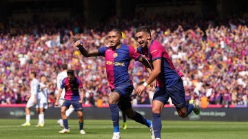 Raphinha celebra su gol ante el Real Madrid