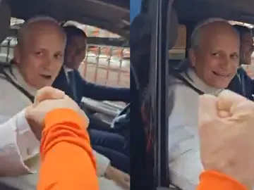 El papa, a un aficionado del mundo del fútbol: "¡Forza Roma!" El papa, a un aficionado del mundo del fútbol: "¡Forza Roma!"
