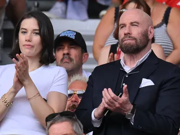 John Travolta y su hija Ella Travolta John Travolta y su hija Ella Travolta