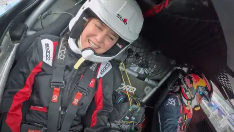 La reacción de Isabel Díaz Ayuso al dar una vuelta al trazado de Madring junto a Carlos Sainz La reacción de Isabel Díaz Ayuso al dar una vuelta al trazado de Madring junto a Carlos Sainz