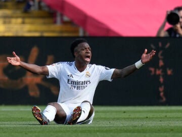 Vinicius Jr durante el último Clásico en Montjuic
