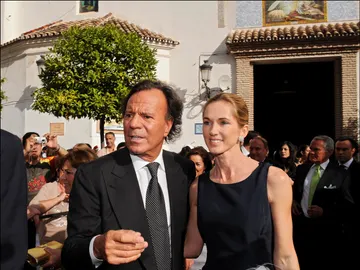 Julio Iglesias y Miranda Rijnsburger en 2008 Julio Iglesias y Miranda Rijnsburger en 2008