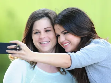 Selena Gomez y su madre Mandy Teefey Selena Gomez y su madre Mandy Teefey