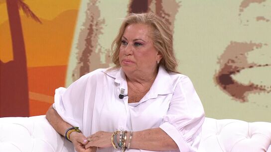 Mayte Zald&iacute;var