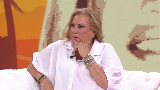 Mayte Zald&iacute;var
