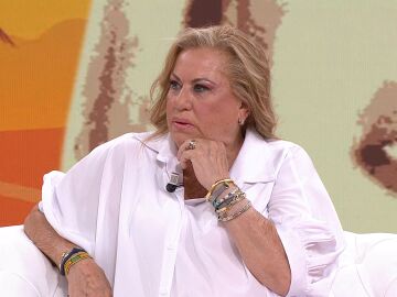 Mayte Zald&iacute;var