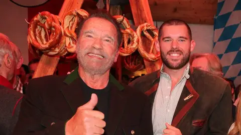 Arnold Schwarzenegger y su hijo Christopher Schwarzenegger Arnold Schwarzenegger y su hijo Christopher Schwarzenegger