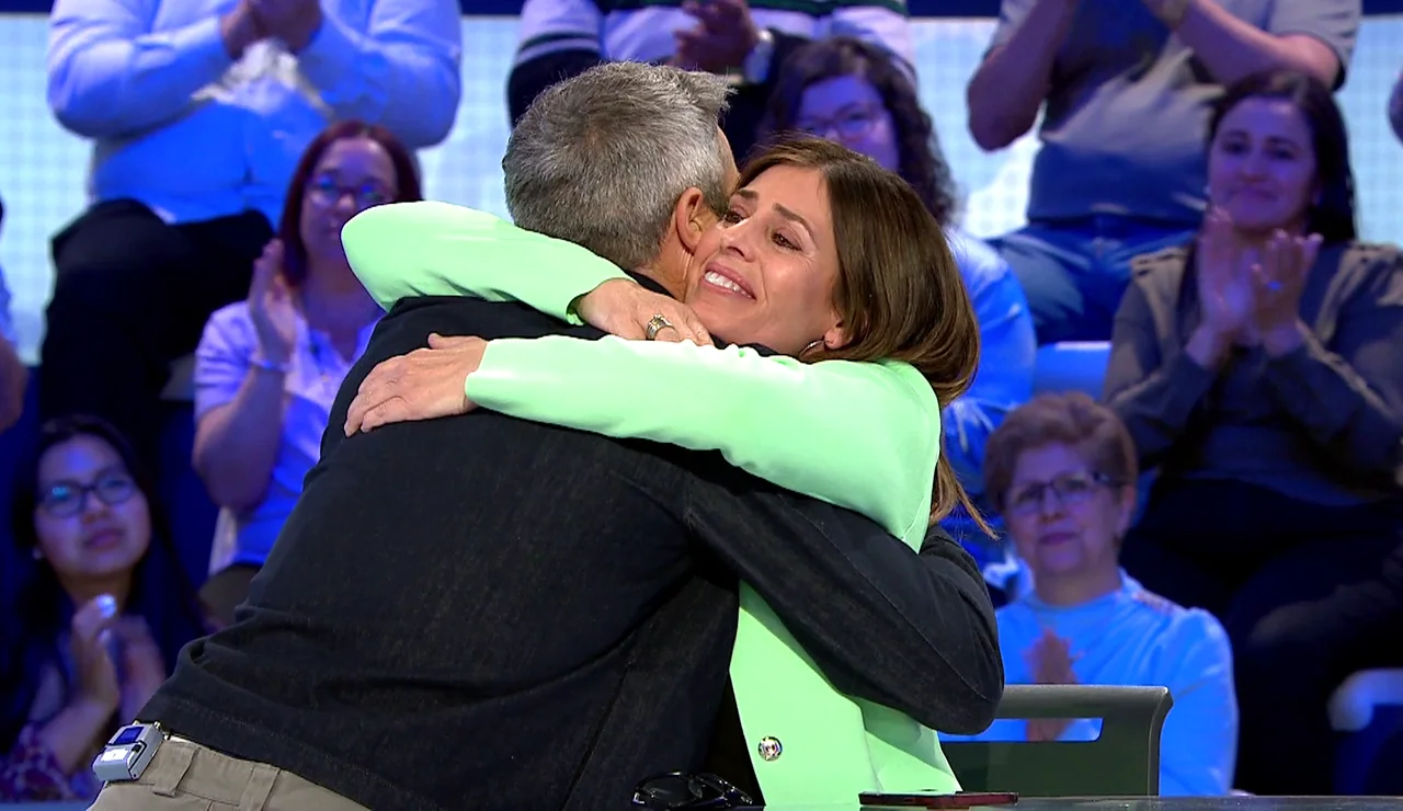 Las lágrimas de Neus Sanz en Pasapalabra tras su año más duro: “Mando un beso al cielo”