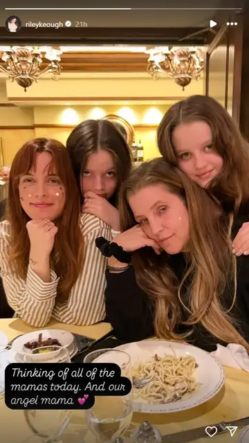 Riley Keough recuerda a Lisa Marie Presley Riley Keough recuerda a Lisa Marie Presley