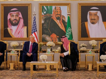 Trump aterriza en Riad