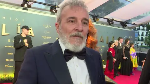 Fernando Guillén Cuervo haciendo declaraciones a los medios Fernando Guillén Cuervo haciendo declaraciones a los medios