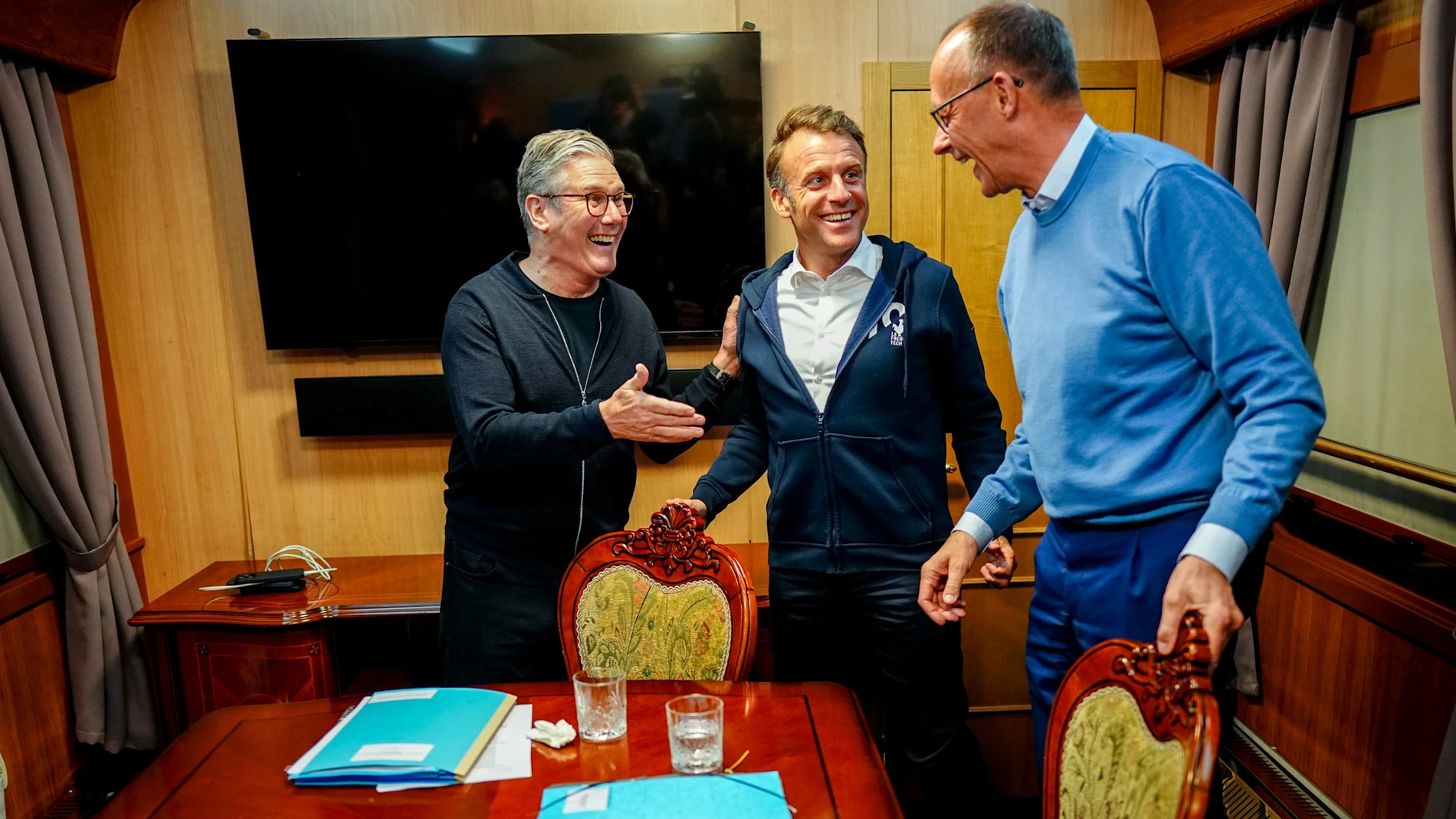 Emmanuel Macron, Keir Starmer y Friedrich Merz viajan juntos hacia Kiev Emmanuel Macron, Keir Starmer y Friedrich Merz viajan juntos hacia Kiev