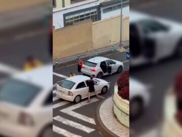 Pelea en un coche en plena calle en Tenerife