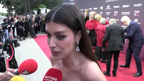 Dulceida haciendo declaraciones a la prensa Dulceida haciendo declaraciones a la prensa