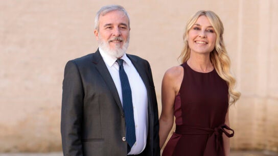 Fernando Guill&eacute;n Cuervo y su hermana Cayetana, en un evento en Sevilla en 2024