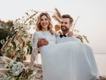 Pareja de reci&eacute;n casados