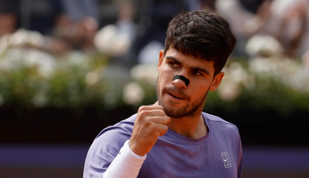 Alcaraz levanta el puño en el duelo ante Draper