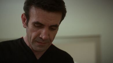 Timur rompe su coraza tras perder a una joven madre en el parto: el caso que lo deja marcado para siempre 