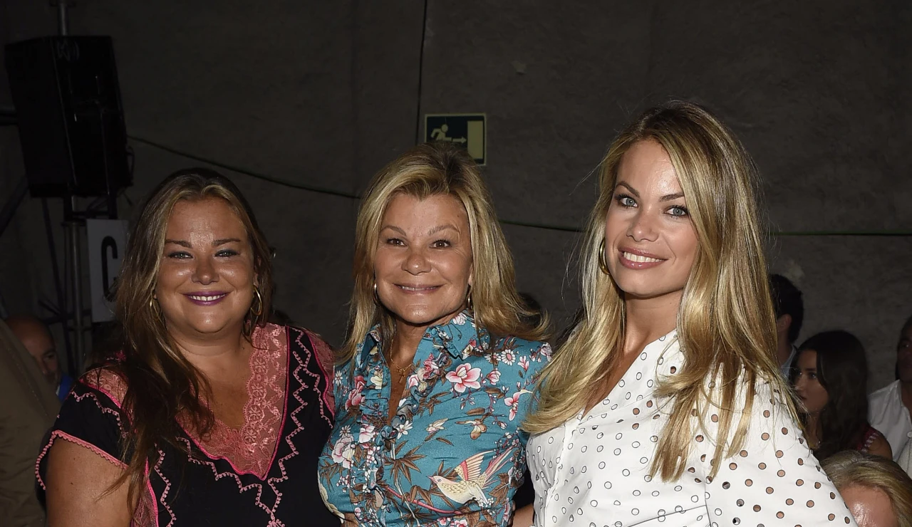 Cari Lapique, con sus hijas Caritina y Carla Goyanes, en septiembre de 2016